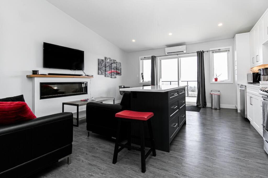 Eagle'S View Penthouse Apartment Victoria Exterior photo